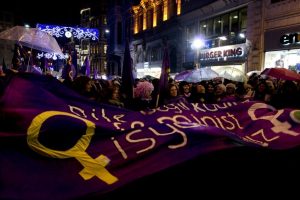 İstanbuldaki feministlere destek yağıyor