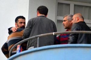 Sevgilisini barışmaya ikna edemeyince...