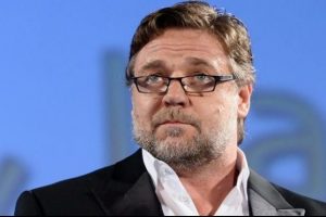 Russell Crowe'un o filme yasak geldi