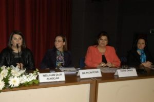 D&uuml;nyanın y&uuml;k&uuml; kadınların omuzlarında