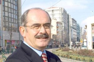 'Akıl yaşta değil baştadır'