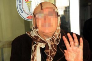 Kadınlar G&uuml;n&uuml;'nde kadına dayak!