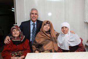 Nil&uuml;fer'de kadın baş tacı