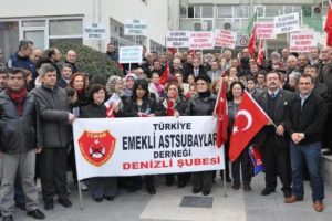 &Ouml;l&uuml;m orucundaki emekli astsubaylara destek