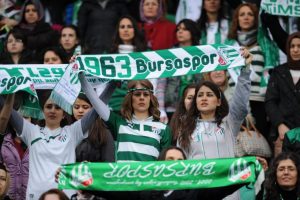 Kadınlar ve &ccedil;ocuklar Bursaspor i&ccedil;in &ouml;d&uuml;l!