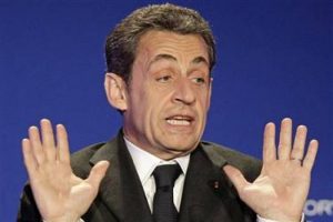 Sarkozy yargıya m&uuml;dahale etmekle su&ccedil;lanıyor