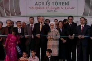 Başbakan T&uuml;rkiye'nin en uzun sulama t&uuml;nelini a&ccedil;tı