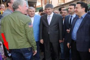 Turist, bakanı g&ouml;r&uuml;nce...