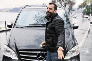 Emre Karayel az kalsın d&uuml;ş&uuml;yordu