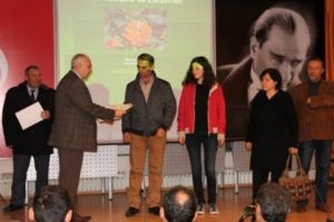 T&uuml;rkiye'de 40 bin aile ge&ccedil;imini arıcılıktan sağlıyor