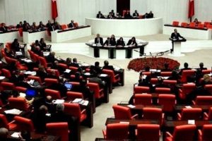 CHP, Meclis'i toplamak i&ccedil;in harekete ge&ccedil;ti
