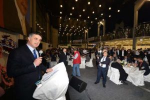 &Ouml;zel halk otob&uuml;s&ccedil;&uuml;lerinden Mansur Yavaş'a tepki