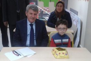 Bu &ouml;ğrenciler tedavi oluyor, hem eğitim alıyor