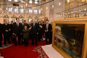 G&uuml;l, 109 yıllık tabloyu restore ettirdi