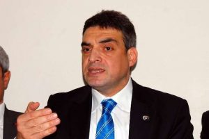 "İ&ccedil;eridekilerin serbest bırakılması gerekiyor"