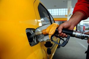 Petrol fiyatları y&uuml;kselişe ge&ccedil;ti