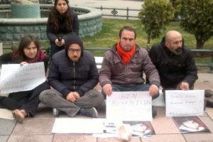 Berkin Elvan i&ccedil;in oturma eylemi