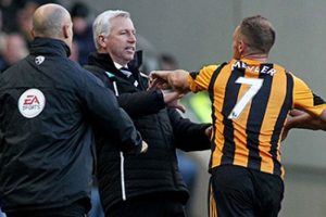 Pardew'e 7 ma&ccedil; ceza!