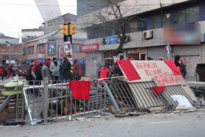 Okmeydanı'nda bekleyiş s&uuml;r&uuml;yor