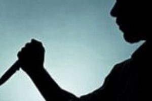 Annesi i&ccedil;in &ccedil;&ouml;p&ccedil;atanlık yapan kadını bı&ccedil;akladı