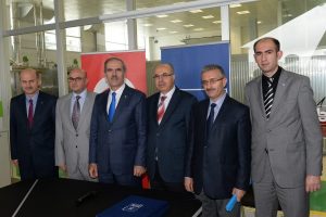 B&uuml;y&uuml;kşehir BUSMEK mezunlarına altın bilezik takıyor