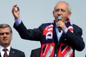 Bu &uuml;lkedeki herkes durup d&uuml;ş&uuml;ns&uuml;n