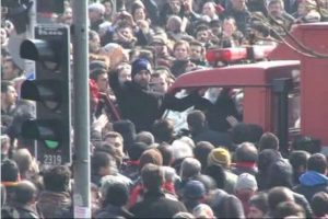 Berkin'in cenaze t&ouml;reninde faciaya ramak kala