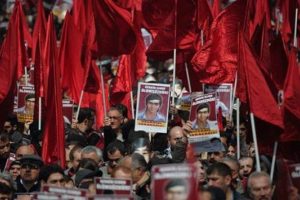 Berkin Elvan cenazesini d&uuml;nya b&ouml;yle g&ouml;rd&uuml;