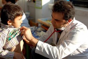 T&uuml;rkiye'de bir doktora ka&ccedil; hasta d&uuml;ş&uuml;yor?