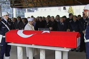 Şehit polis g&ouml;zyaşlarıyla uğurlandı