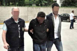 Yeğenini yakarak &ouml;ld&uuml;ren sanığa m&uuml;ebbet hapis cezası