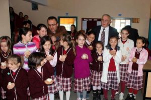 Bilgisayar yerine civcivlerle vakit ge&ccedil;iriyorlar