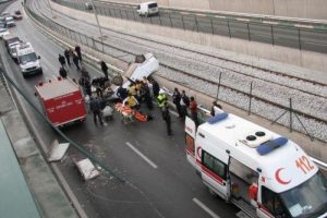 Bursa'da kavşakta feci kaza