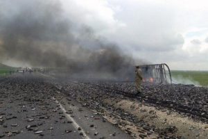Kozmetik y&uuml;kl&uuml; TIR b&ouml;yle k&uuml;l oldu
