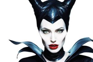 Angelina Jolie cadı oldu