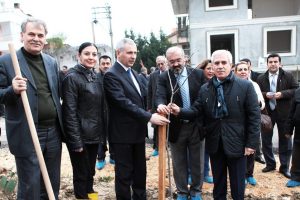 Erguvanlar Nil&uuml;fer'in rengine renk katacak