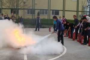 &Ccedil;ocuk Eğitim Merkezi`nde yangın tatbikatı