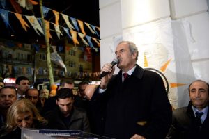 "İktidar olmak tezgahtan değil sandıktan ge&ccedil;er"