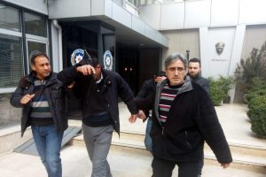 &Ccedil;elik kasa hırsızları polisten ka&ccedil;amadı!