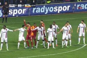 Karab&uuml;k'ten Liverpool savunması!