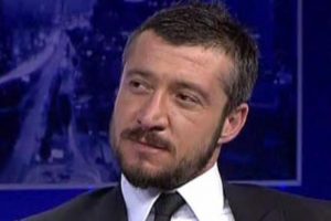 T&uuml;mer'den Melo'ya sert s&ouml;zler