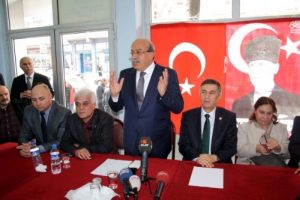 "H&uuml;k&uuml;met hukuken vardır, fiilen yoktur"