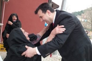Esgin'den Misi'de coşkulu se&ccedil;im ofisi a&ccedil;ılışı