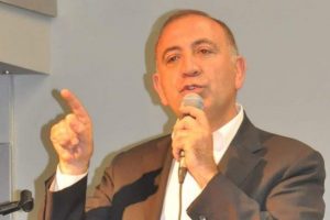 "T&uuml;rkiye k&uuml;resel oyuncak haline geldi"