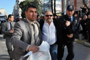 Arın&ccedil;'ı protesto eden g&ouml;sterici serbest bırakıldı