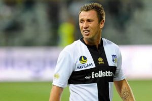 Cassano yemeden i&ccedil;meden kesildi