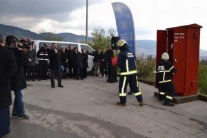 Bursa'da yangın dolaplarıyla dar sokaklar daha g&uuml;venli