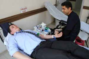 Mahkeme salonunda kan bağışı