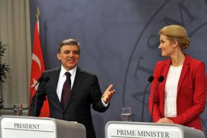G&uuml;l'den "soğuk savaş" uyarısı