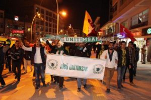 Taraftar grupları şehitler i&ccedil;in y&uuml;r&uuml;d&uuml;